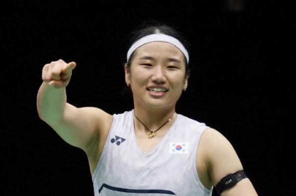 아시안게임 배드민턴 여자단식 준결승에서 안세영이 중국 천위페이를 2-0으로 꺾고 결승에 진출한 모습